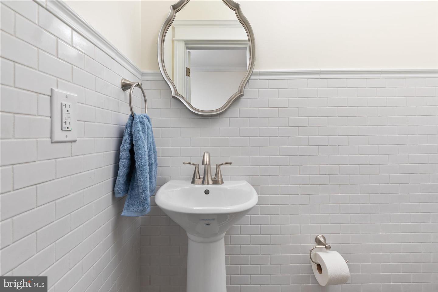 422 N MAIN ST, WOODSTOCK, Virginia 22664, 5 Bedrooms Bedrooms, ,3 BathroomsBathrooms,Residential,For sale,422 N MAIN ST,VASH2013124 MLS # VASH2013124