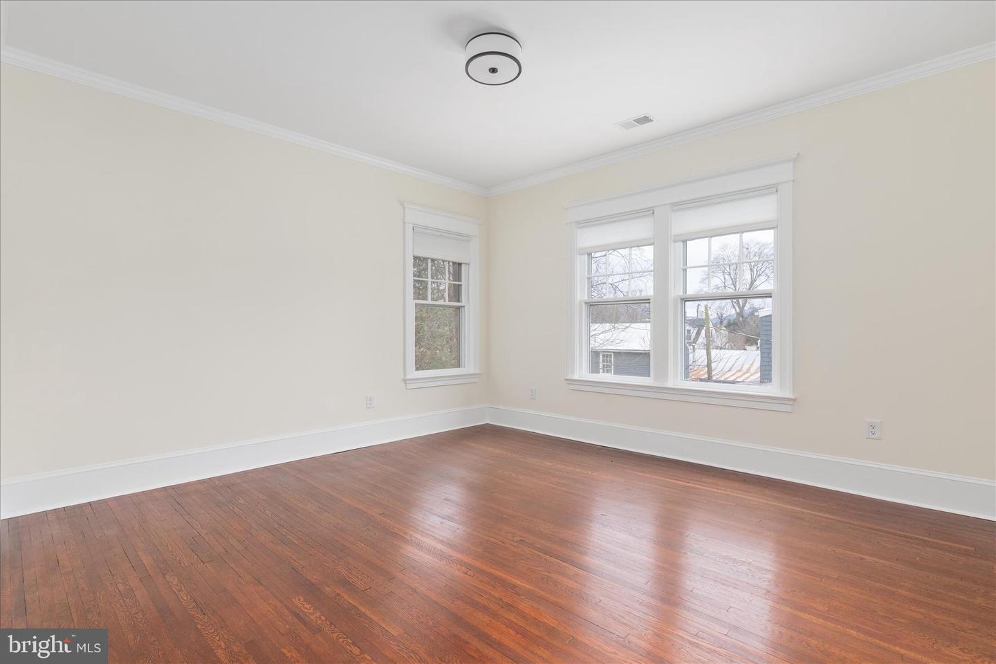 422 N MAIN ST, WOODSTOCK, Virginia 22664, 5 Bedrooms Bedrooms, ,3 BathroomsBathrooms,Residential,For sale,422 N MAIN ST,VASH2013124 MLS # VASH2013124