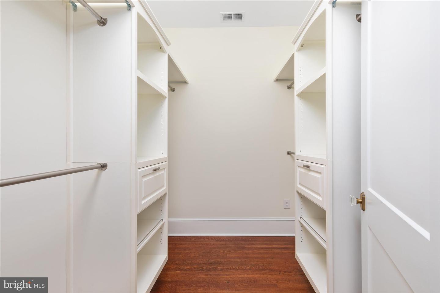 422 N MAIN ST, WOODSTOCK, Virginia 22664, 5 Bedrooms Bedrooms, ,3 BathroomsBathrooms,Residential,For sale,422 N MAIN ST,VASH2013124 MLS # VASH2013124