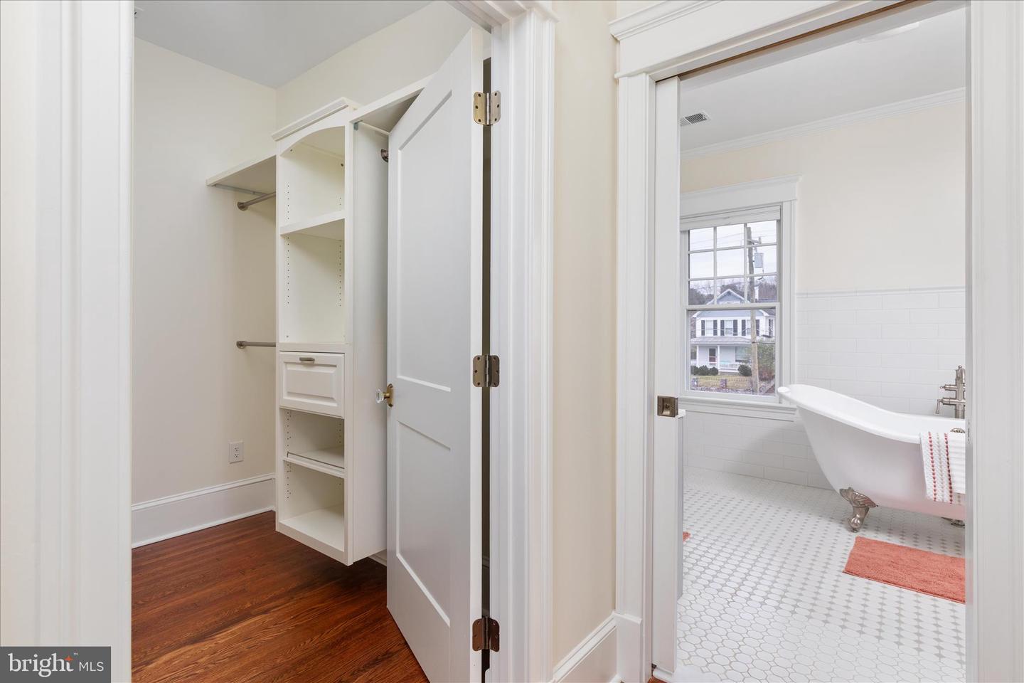 422 N MAIN ST, WOODSTOCK, Virginia 22664, 5 Bedrooms Bedrooms, ,3 BathroomsBathrooms,Residential,For sale,422 N MAIN ST,VASH2013124 MLS # VASH2013124