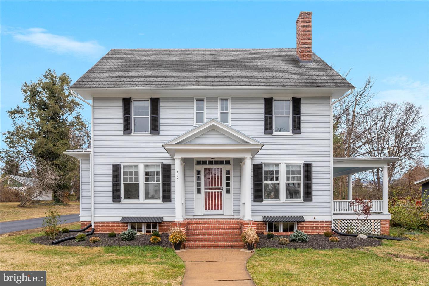 422 N MAIN ST, WOODSTOCK, Virginia 22664, 5 Bedrooms Bedrooms, ,3 BathroomsBathrooms,Residential,For sale,422 N MAIN ST,VASH2013124 MLS # VASH2013124