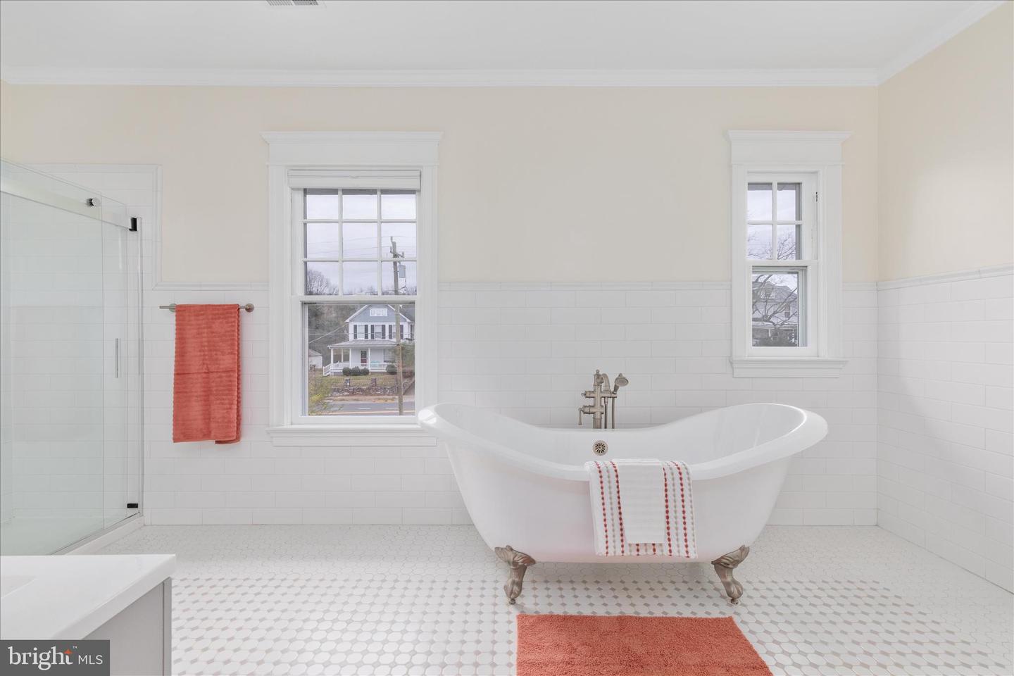 422 N MAIN ST, WOODSTOCK, Virginia 22664, 5 Bedrooms Bedrooms, ,3 BathroomsBathrooms,Residential,For sale,422 N MAIN ST,VASH2013124 MLS # VASH2013124