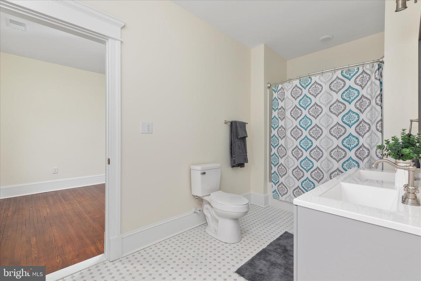 422 N MAIN ST, WOODSTOCK, Virginia 22664, 5 Bedrooms Bedrooms, ,3 BathroomsBathrooms,Residential,For sale,422 N MAIN ST,VASH2013124 MLS # VASH2013124