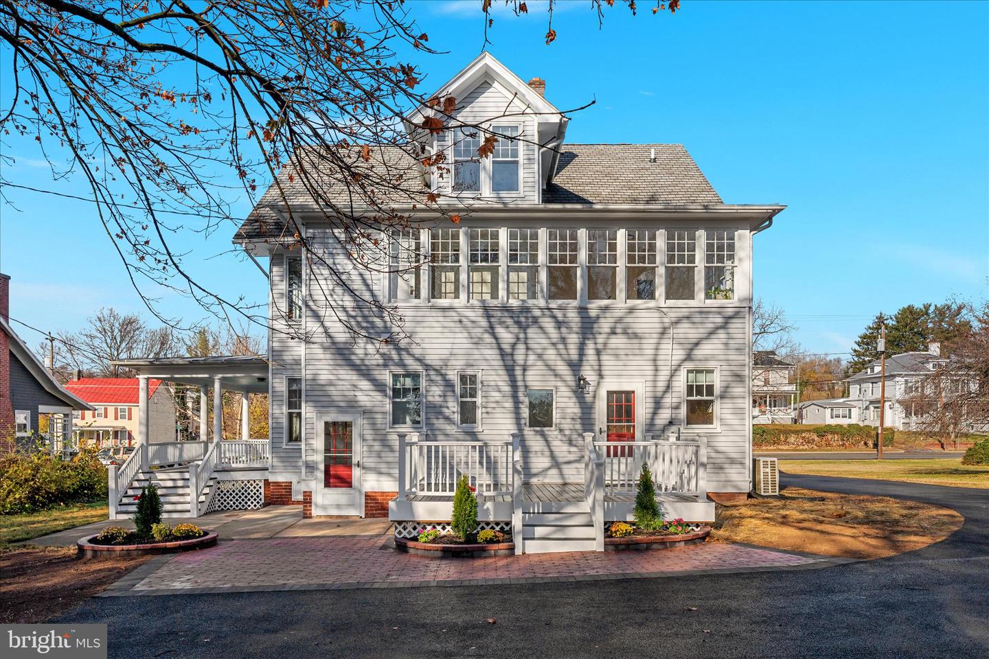 422 N MAIN ST, WOODSTOCK, Virginia 22664, 5 Bedrooms Bedrooms, ,3 BathroomsBathrooms,Residential,For sale,422 N MAIN ST,VASH2013124 MLS # VASH2013124