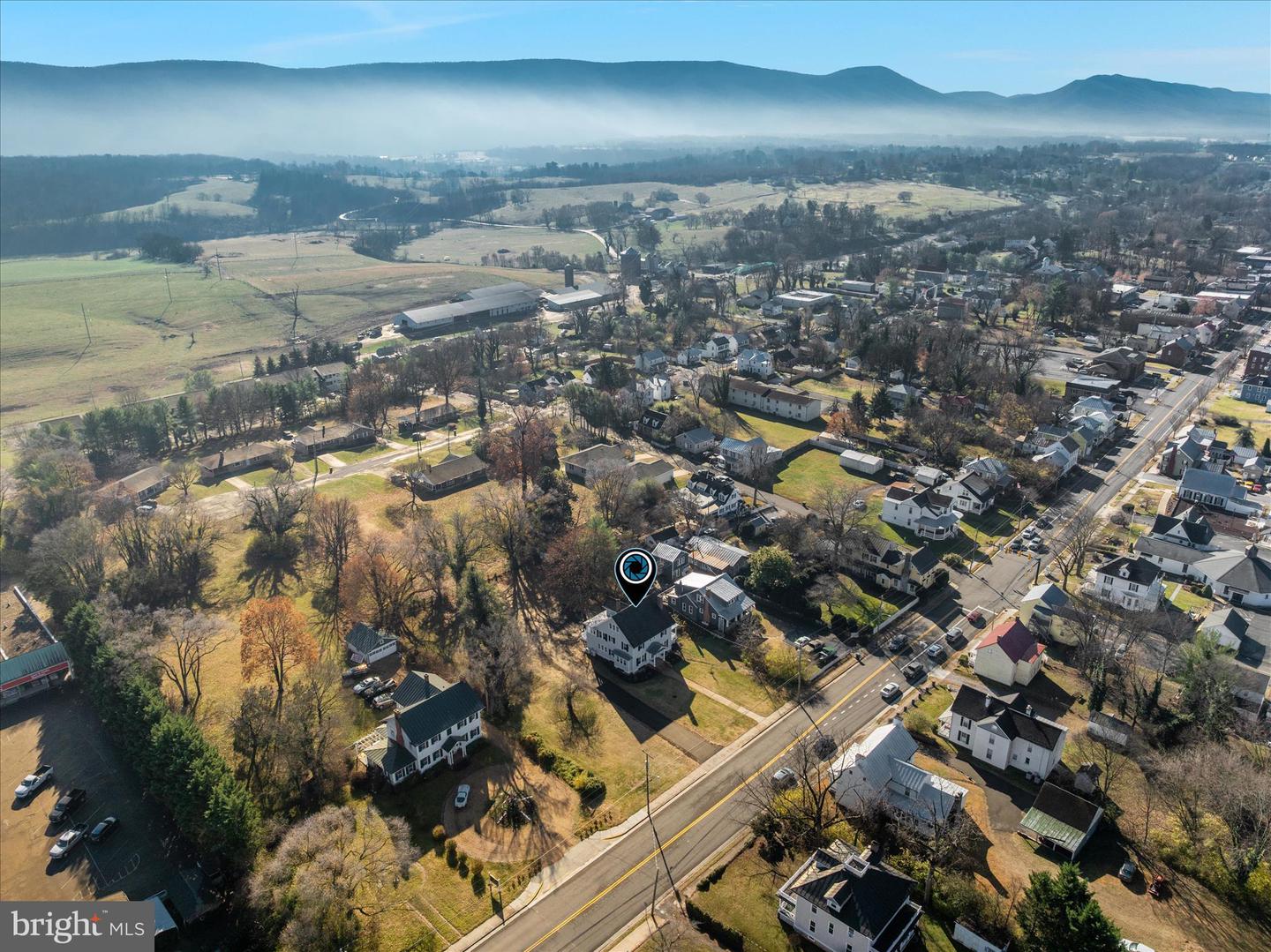 422 N MAIN ST, WOODSTOCK, Virginia 22664, 5 Bedrooms Bedrooms, ,3 BathroomsBathrooms,Residential,For sale,422 N MAIN ST,VASH2013124 MLS # VASH2013124