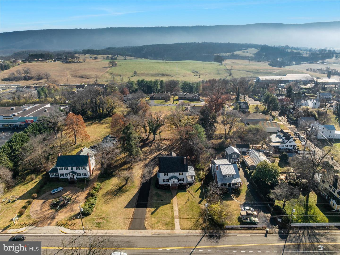 422 N MAIN ST, WOODSTOCK, Virginia 22664, 5 Bedrooms Bedrooms, ,3 BathroomsBathrooms,Residential,For sale,422 N MAIN ST,VASH2013124 MLS # VASH2013124