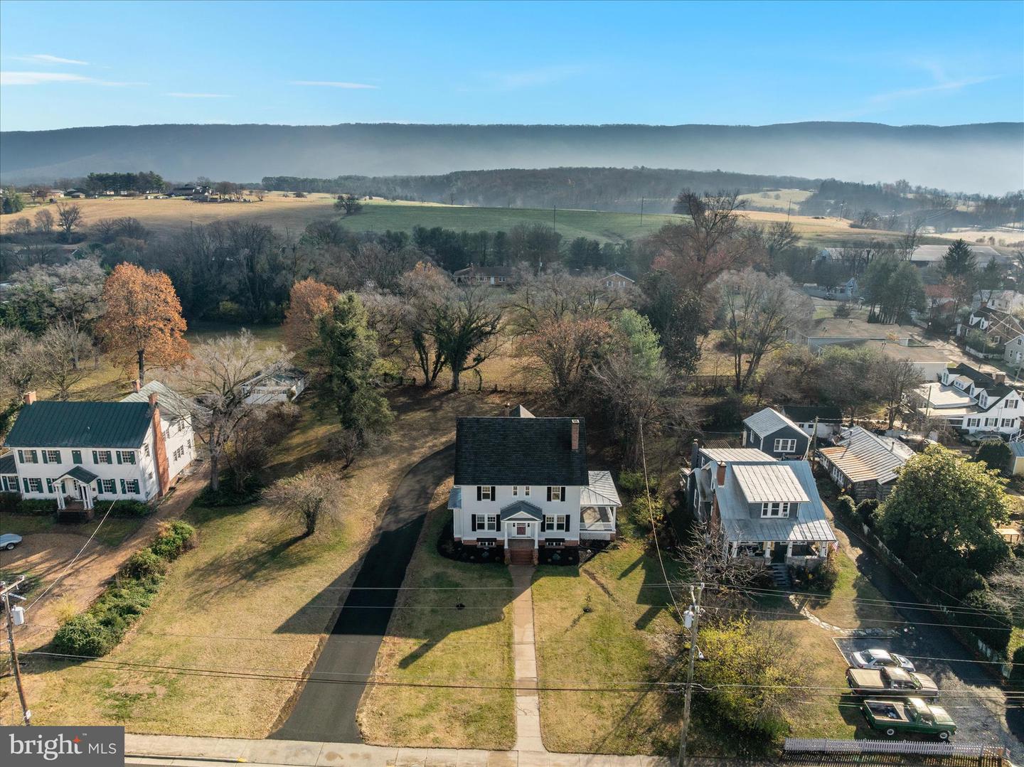 422 N MAIN ST, WOODSTOCK, Virginia 22664, 5 Bedrooms Bedrooms, ,3 BathroomsBathrooms,Residential,For sale,422 N MAIN ST,VASH2013124 MLS # VASH2013124