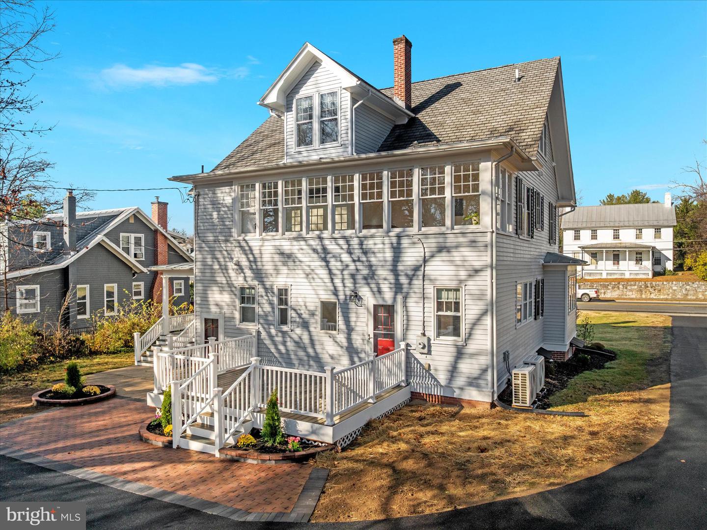 422 N MAIN ST, WOODSTOCK, Virginia 22664, 5 Bedrooms Bedrooms, ,3 BathroomsBathrooms,Residential,For sale,422 N MAIN ST,VASH2013124 MLS # VASH2013124