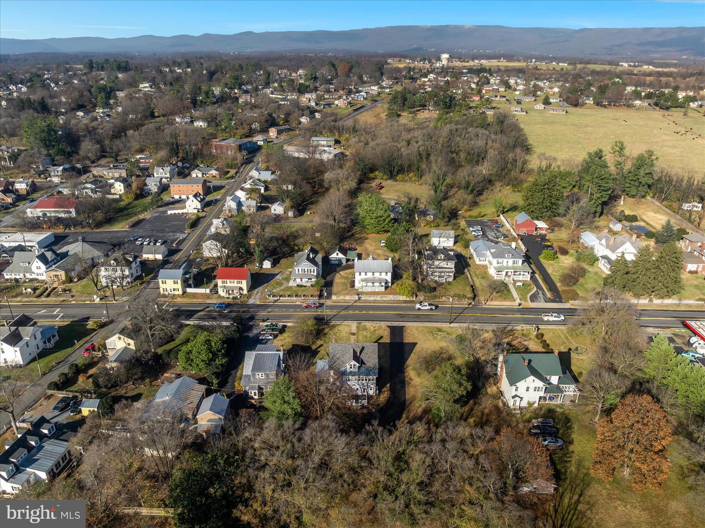 422 N MAIN ST, WOODSTOCK, Virginia 22664, 5 Bedrooms Bedrooms, ,3 BathroomsBathrooms,Residential,For sale,422 N MAIN ST,VASH2013124 MLS # VASH2013124