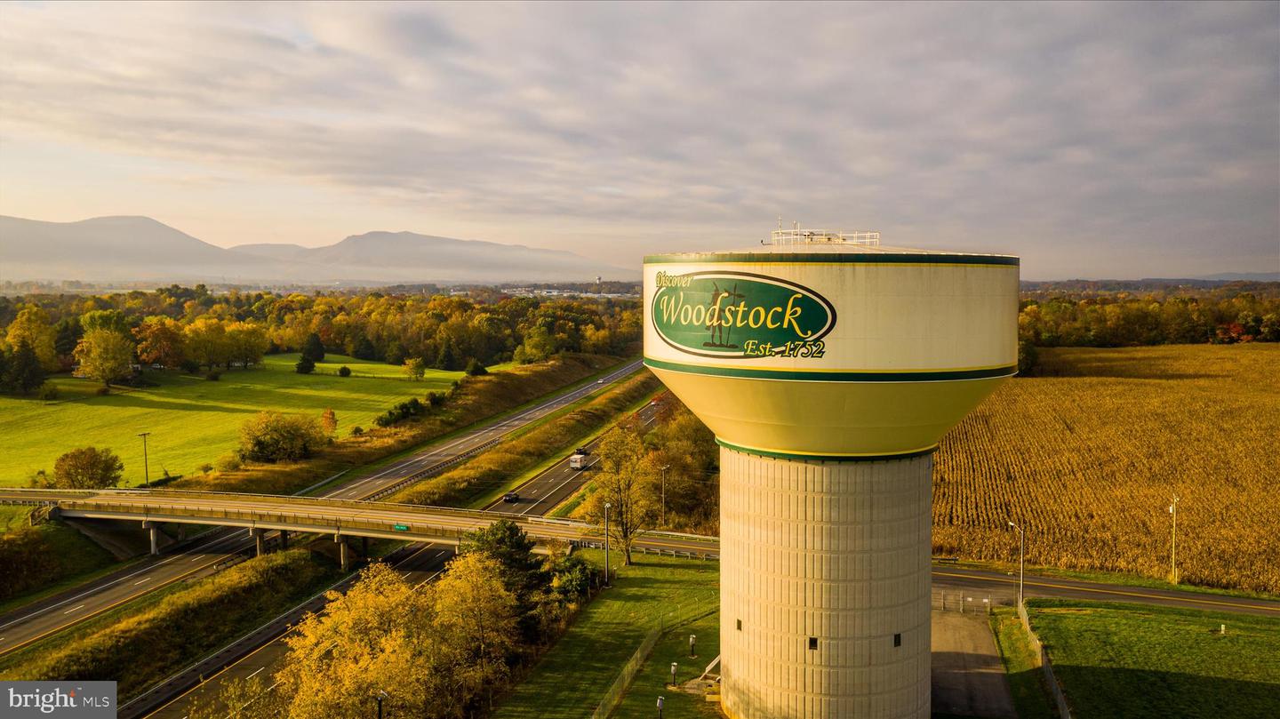 422 N MAIN ST, WOODSTOCK, Virginia 22664, 5 Bedrooms Bedrooms, ,3 BathroomsBathrooms,Residential,For sale,422 N MAIN ST,VASH2013124 MLS # VASH2013124