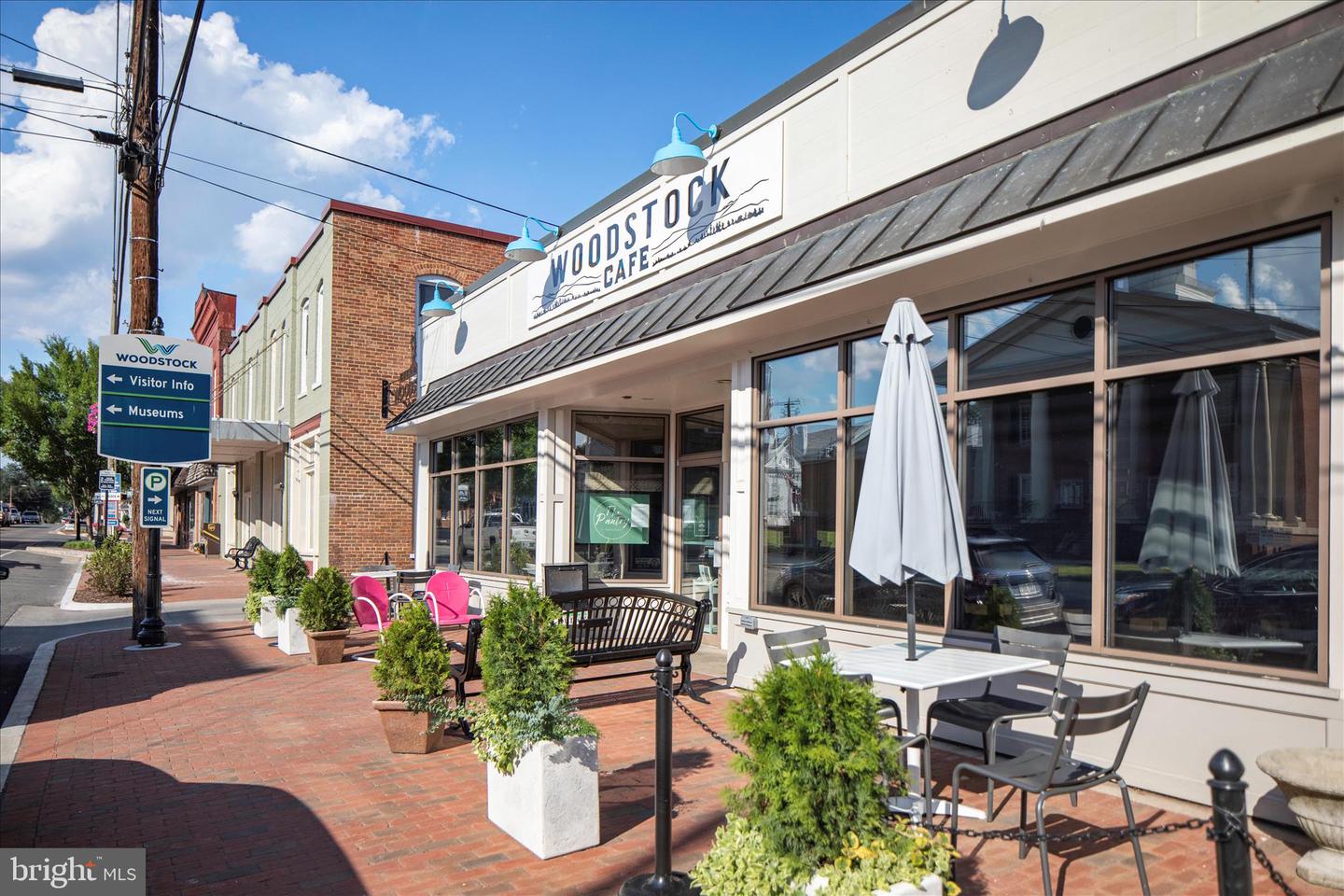 422 N MAIN ST, WOODSTOCK, Virginia 22664, 5 Bedrooms Bedrooms, ,3 BathroomsBathrooms,Residential,For sale,422 N MAIN ST,VASH2013124 MLS # VASH2013124