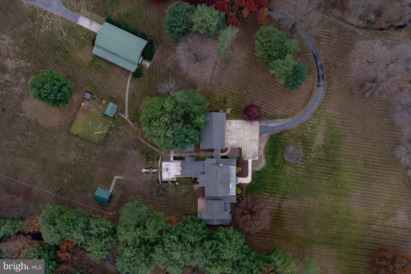 37896 LEGARD FARM RD, HILLSBORO, Virginia 20132, 4 Bedrooms Bedrooms, ,3 BathroomsBathrooms,Residential,For sale,37896 LEGARD FARM RD,VALO2099300 MLS # VALO2099300