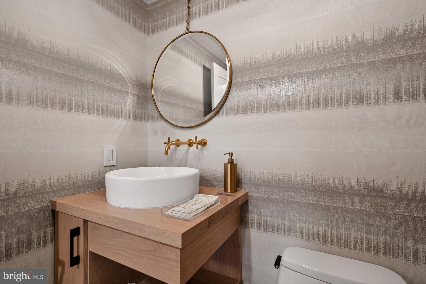 37896 LEGARD FARM RD, HILLSBORO, Virginia 20132, 4 Bedrooms Bedrooms, ,3 BathroomsBathrooms,Residential,For sale,37896 LEGARD FARM RD,VALO2099300 MLS # VALO2099300