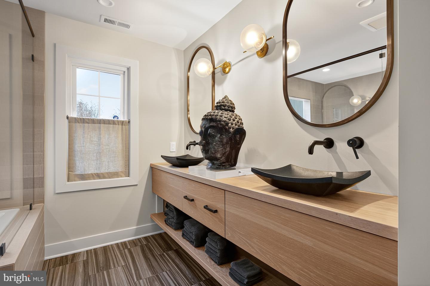 37896 LEGARD FARM RD, HILLSBORO, Virginia 20132, 4 Bedrooms Bedrooms, ,3 BathroomsBathrooms,Residential,For sale,37896 LEGARD FARM RD,VALO2099300 MLS # VALO2099300