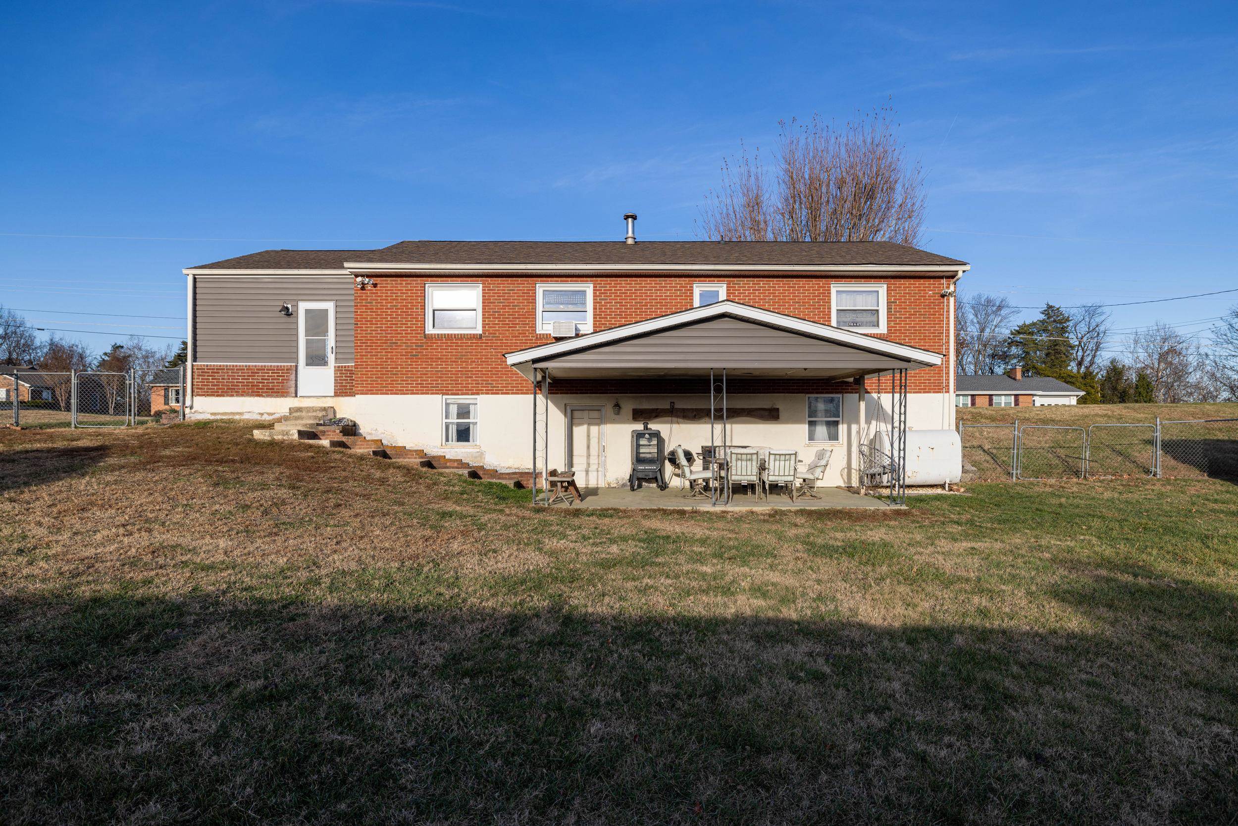 248 SKYVIEW CIR, VERONA, Virginia 24482, 3 Bedrooms Bedrooms, ,1 BathroomBathrooms,Residential,248 SKYVIEW CIR,671492 MLS # 671492