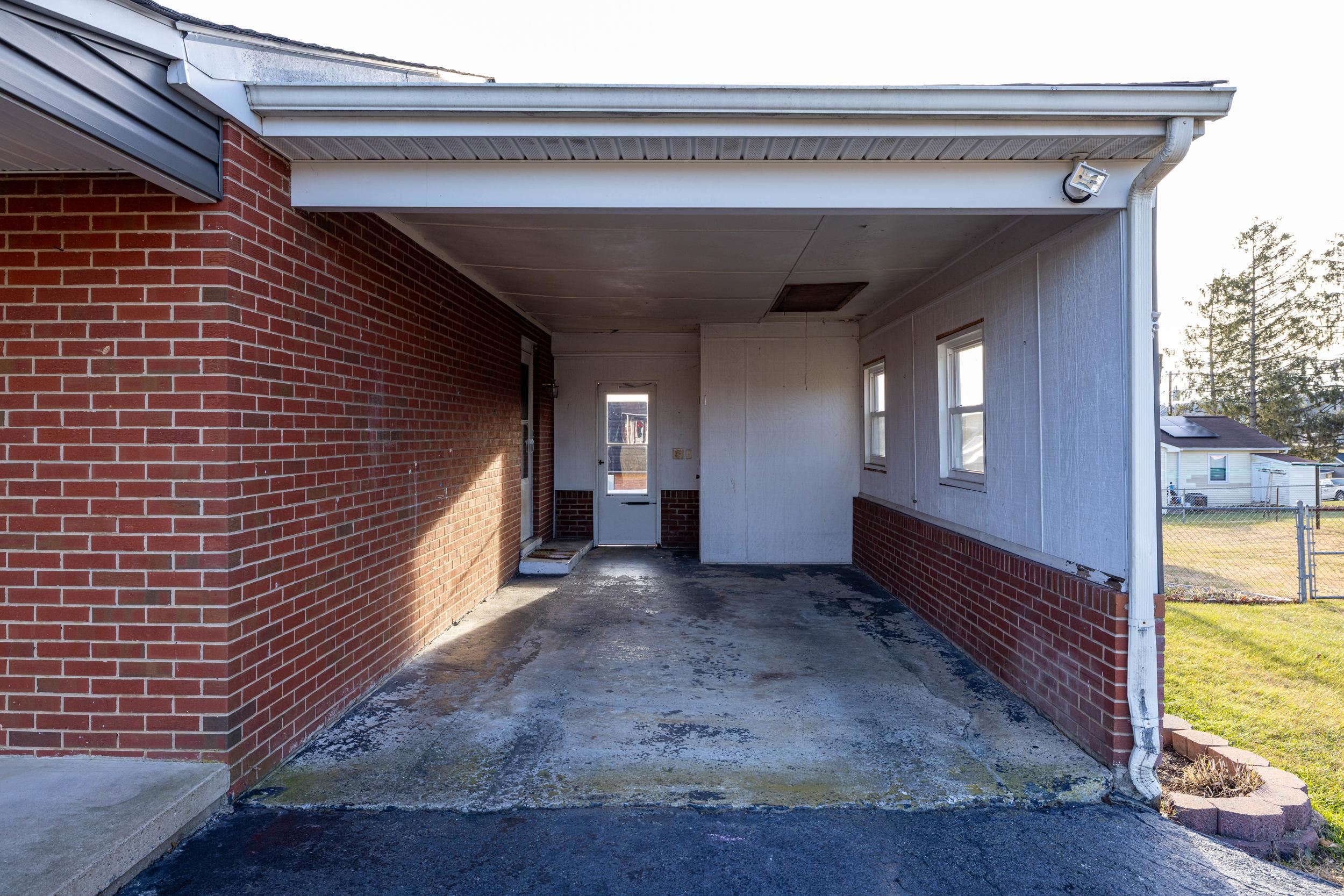 248 SKYVIEW CIR, VERONA, Virginia 24482, 3 Bedrooms Bedrooms, ,1 BathroomBathrooms,Residential,248 SKYVIEW CIR,671492 MLS # 671492