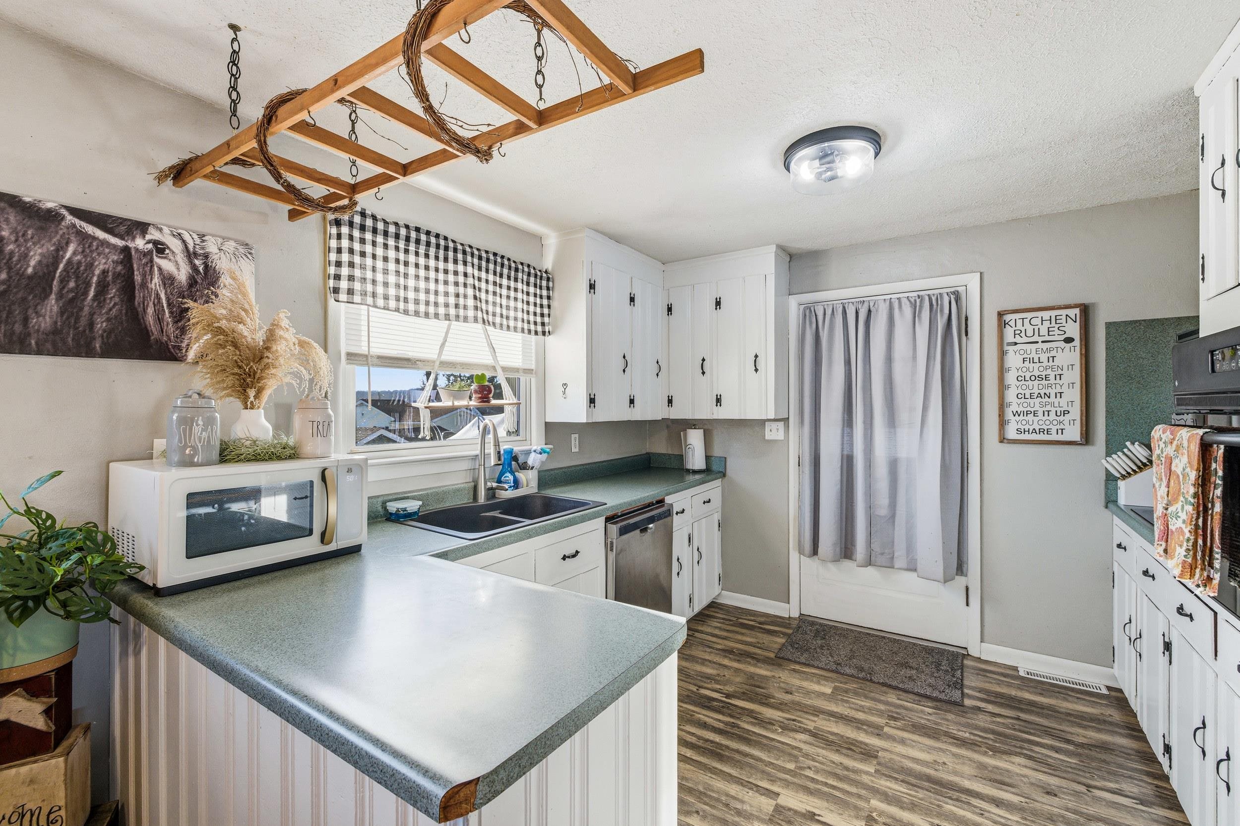 248 SKYVIEW CIR, VERONA, Virginia 24482, 3 Bedrooms Bedrooms, ,1 BathroomBathrooms,Residential,248 SKYVIEW CIR,671492 MLS # 671492