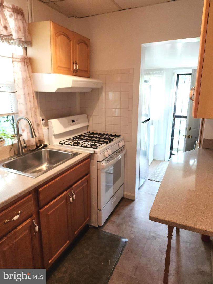 776 LAMONT ST NW, WASHINGTON, District Of Columbia 20010, 2 Bedrooms Bedrooms, ,1 BathroomBathrooms,Residential,For sale,776 LAMONT ST NW,DCDC2225324 MLS # DCDC2225324