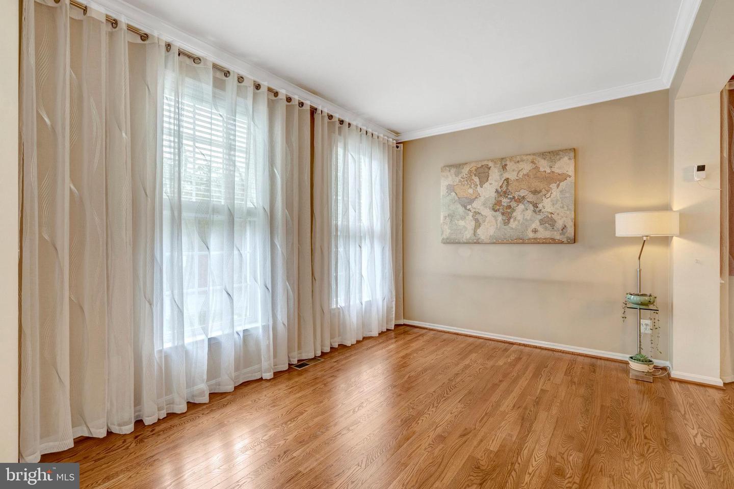 7726 YALTA WAY, GAINESVILLE, Virginia 20155, 4 Bedrooms Bedrooms, ,3 BathroomsBathrooms,Residential,For sale,7726 YALTA WAY,VAPW2106416 MLS # VAPW2106416