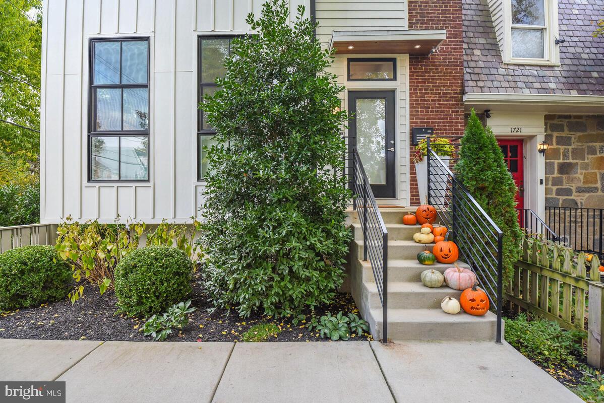 3636 S ST NW, WASHINGTON, District Of Columbia 20007, 6 Bedrooms Bedrooms, 11 Rooms Rooms,4 BathroomsBathrooms,Residential,For sale,3636 S ST NW,DCDC2228138 MLS # DCDC2228138