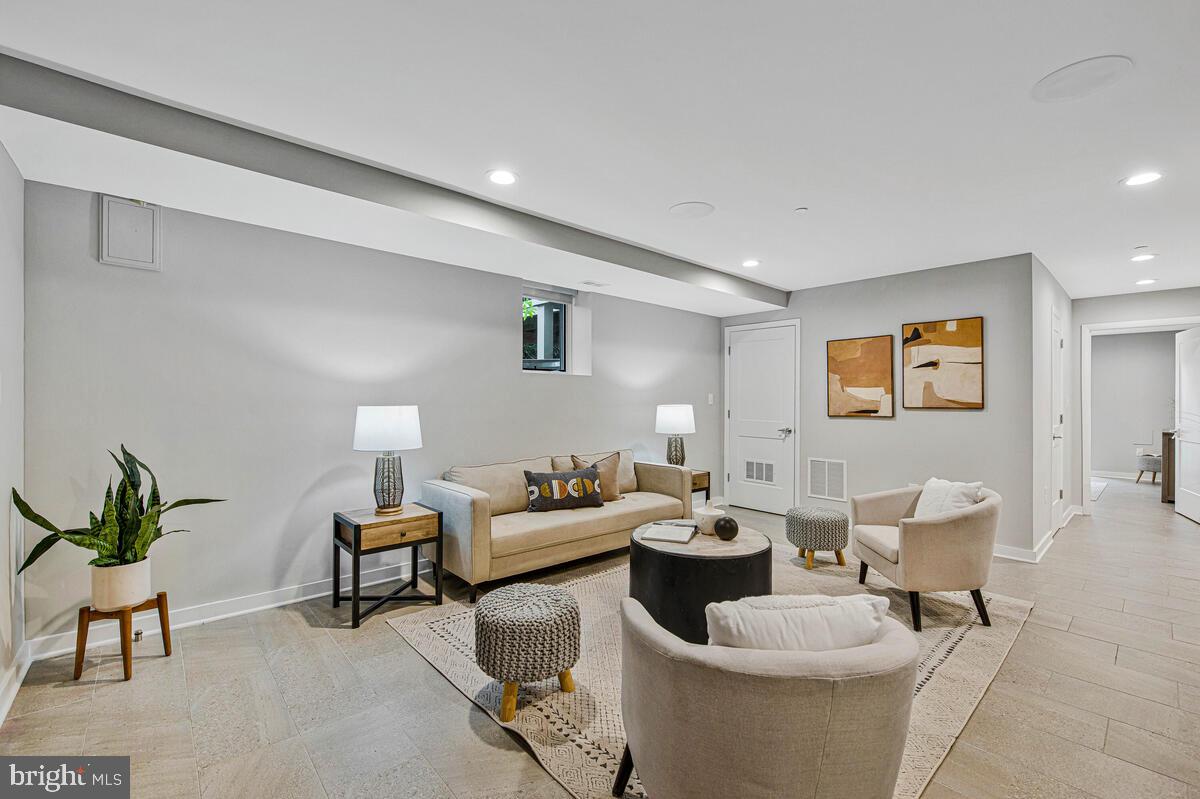 3636 S ST NW, WASHINGTON, District Of Columbia 20007, 6 Bedrooms Bedrooms, 11 Rooms Rooms,4 BathroomsBathrooms,Residential,For sale,3636 S ST NW,DCDC2228138 MLS # DCDC2228138