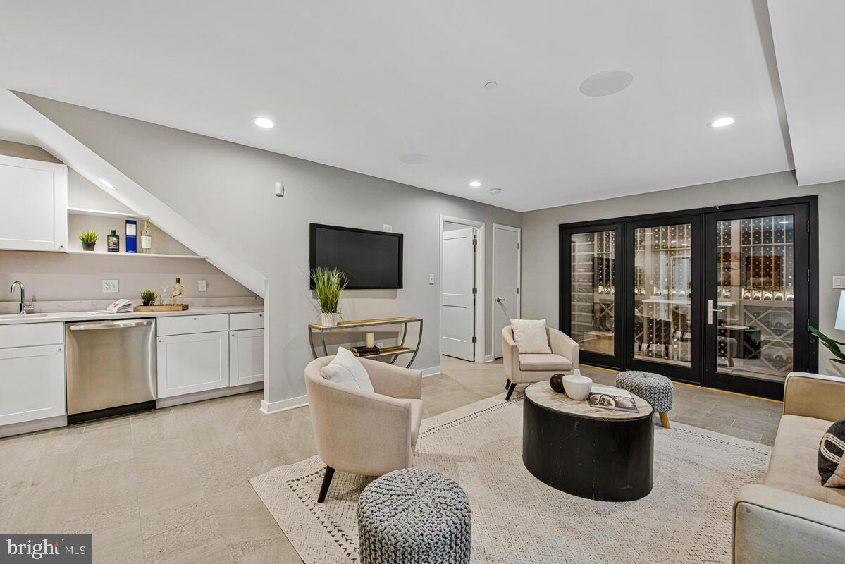 3636 S ST NW, WASHINGTON, District Of Columbia 20007, 6 Bedrooms Bedrooms, 11 Rooms Rooms,4 BathroomsBathrooms,Residential,For sale,3636 S ST NW,DCDC2228138 MLS # DCDC2228138