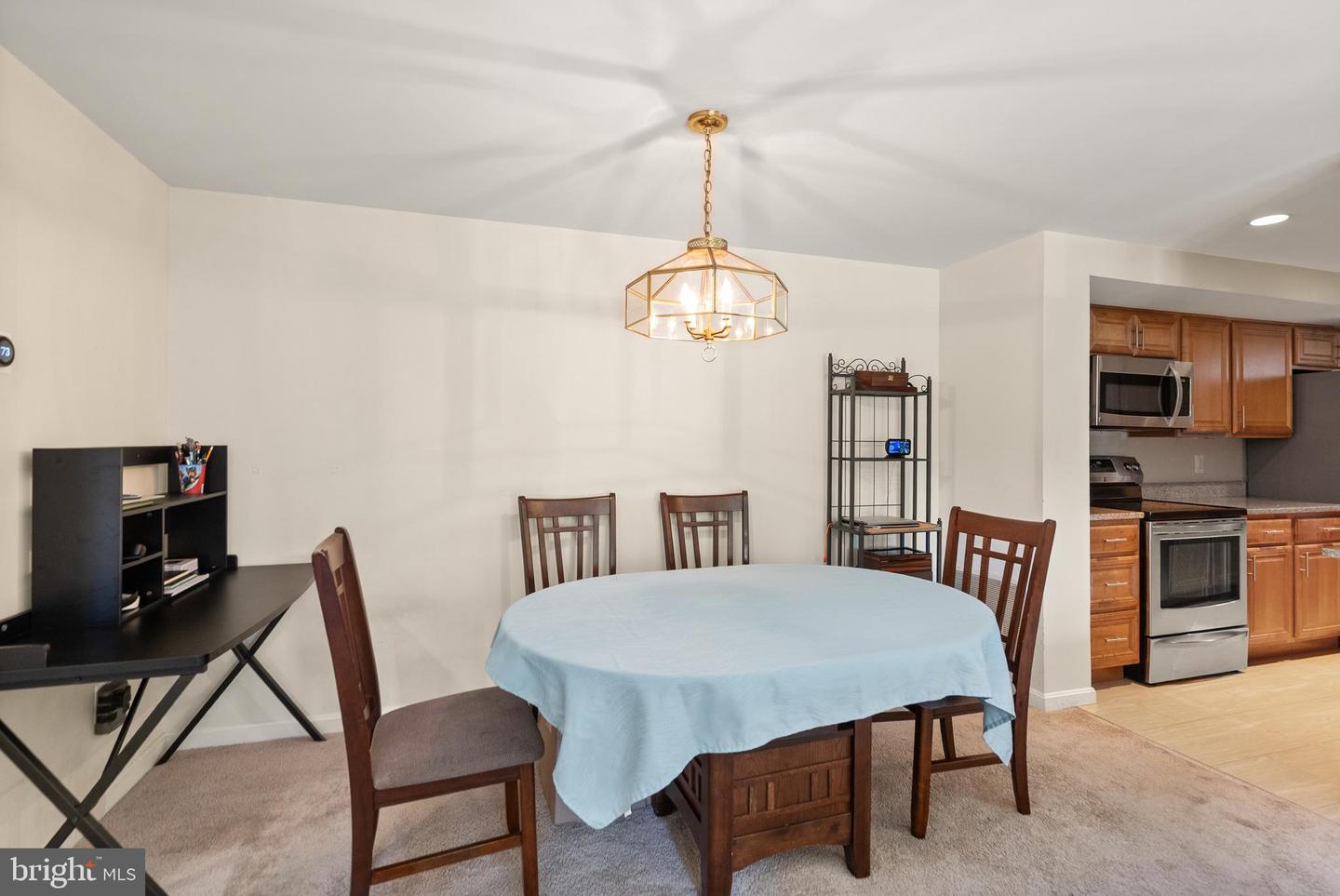 6905-B KEYSER WAY, ALEXANDRIA, Virginia 22310, 2 Bedrooms Bedrooms, ,2 BathroomsBathrooms,Residential,For sale,6905-B KEYSER WAY,VAFX2276352 MLS # VAFX2276352