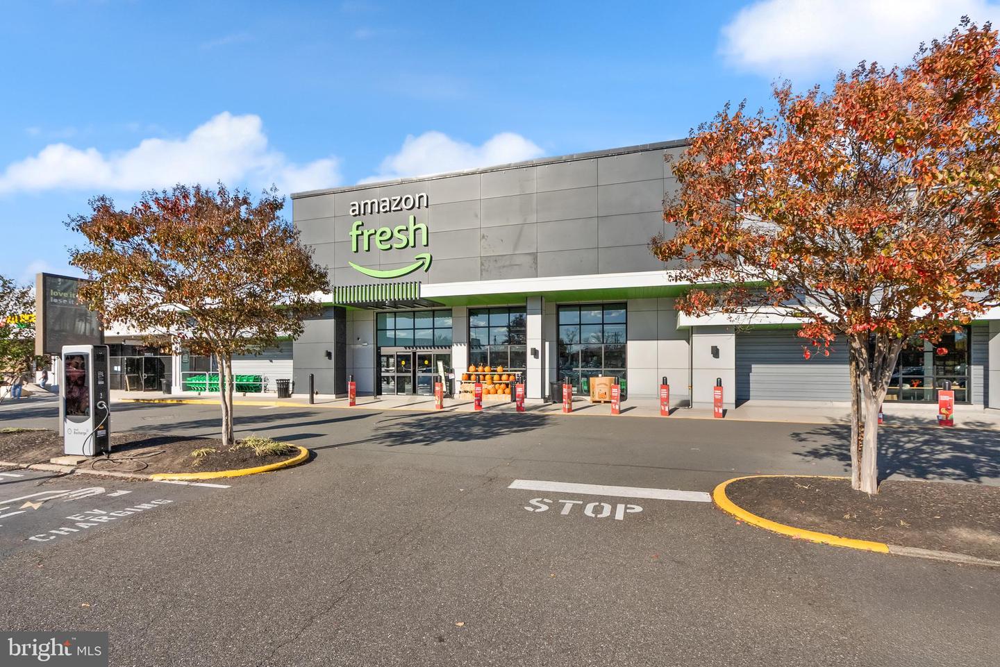 6905-B KEYSER WAY, ALEXANDRIA, Virginia 22310, 2 Bedrooms Bedrooms, ,2 BathroomsBathrooms,Residential,For sale,6905-B KEYSER WAY,VAFX2276352 MLS # VAFX2276352