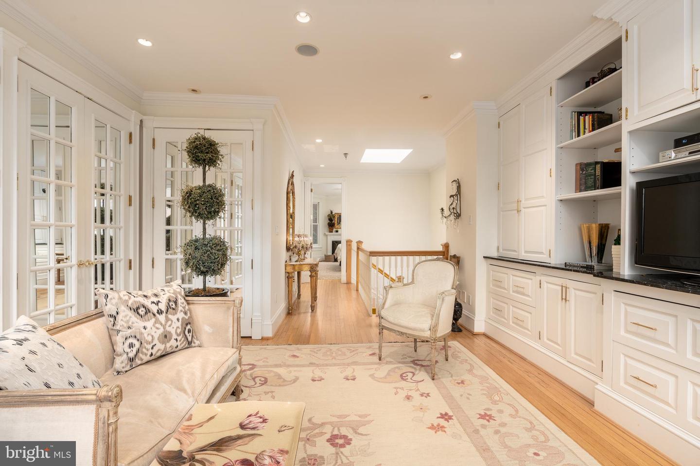 3070 Q ST NW, WASHINGTON, District Of Columbia 20007, 5 Bedrooms Bedrooms, ,3 BathroomsBathrooms,Residential,For sale,3070 Q ST NW,DCDC2232752 MLS # DCDC2232752