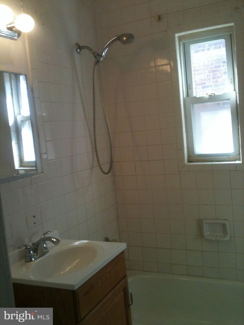 507 OAKWOOD ST SE, WASHINGTON, District Of Columbia 20032, 3 Bedrooms Bedrooms, ,2 BathroomsBathrooms,Residential,For sale,507 OAKWOOD ST SE,DCDC2121516 MLS # DCDC2121516