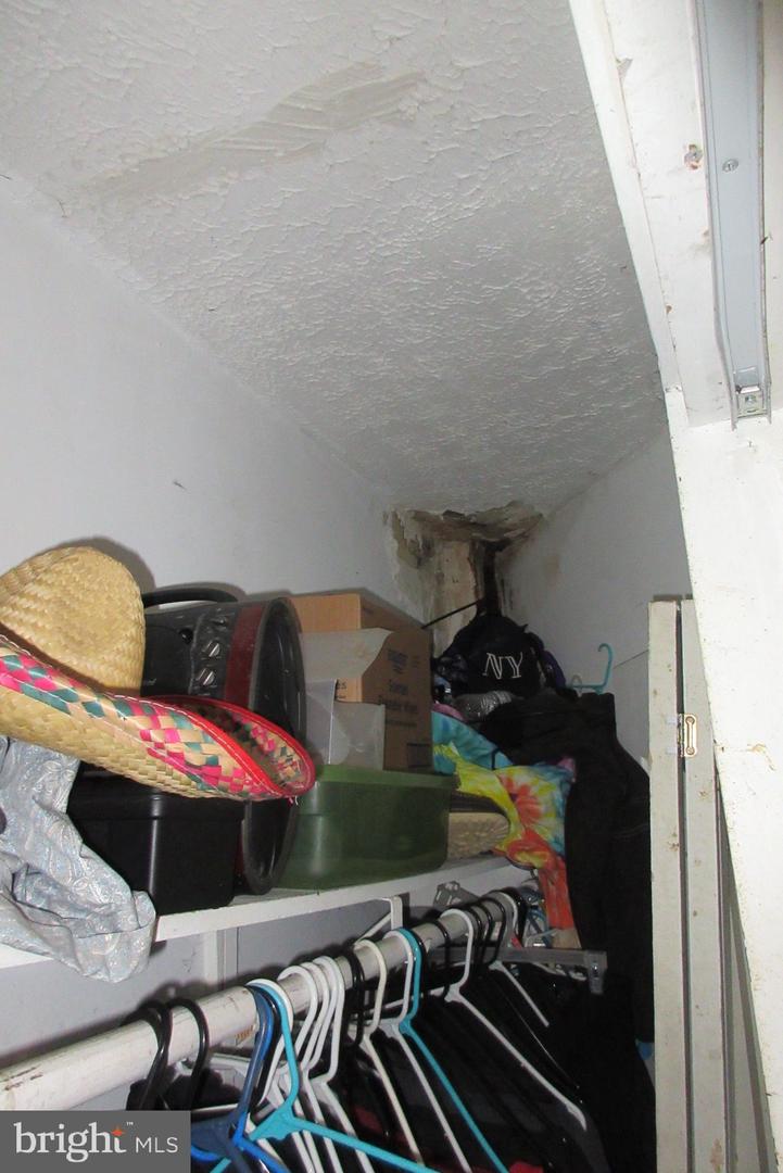 507 OAKWOOD ST SE, WASHINGTON, District Of Columbia 20032, 3 Bedrooms Bedrooms, ,2 BathroomsBathrooms,Residential,For sale,507 OAKWOOD ST SE,DCDC2121516 MLS # DCDC2121516