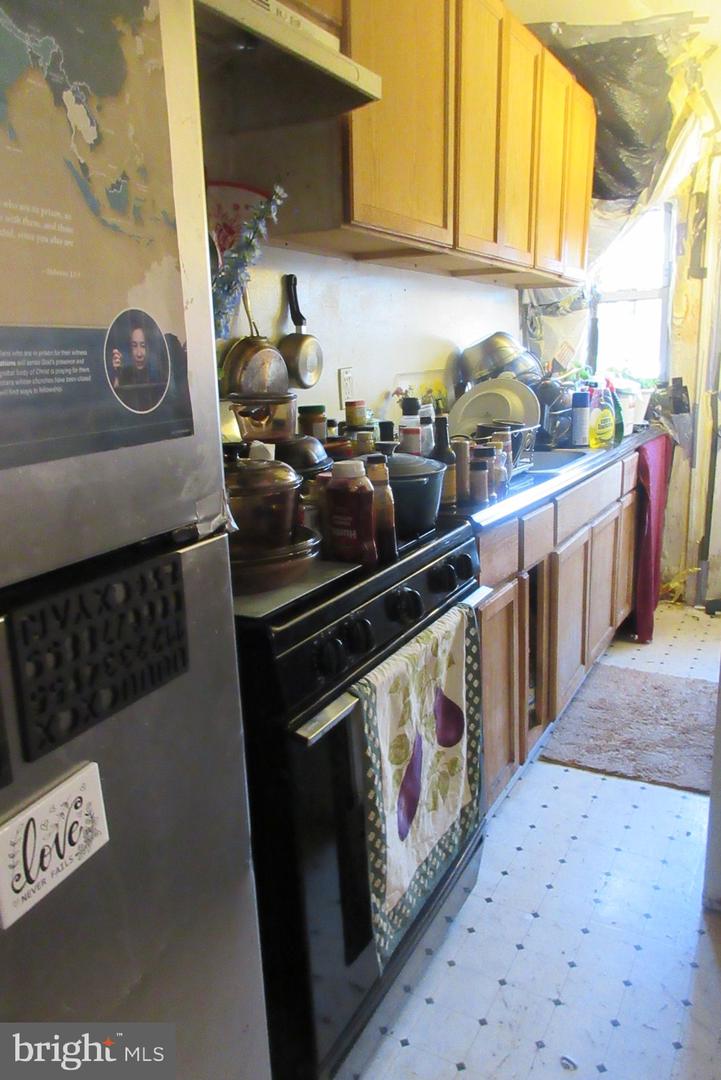 507 OAKWOOD ST SE, WASHINGTON, District Of Columbia 20032, 3 Bedrooms Bedrooms, ,2 BathroomsBathrooms,Residential,For sale,507 OAKWOOD ST SE,DCDC2121516 MLS # DCDC2121516