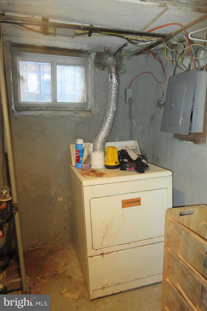 507 OAKWOOD ST SE, WASHINGTON, District Of Columbia 20032, 3 Bedrooms Bedrooms, ,2 BathroomsBathrooms,Residential,For sale,507 OAKWOOD ST SE,DCDC2121516 MLS # DCDC2121516