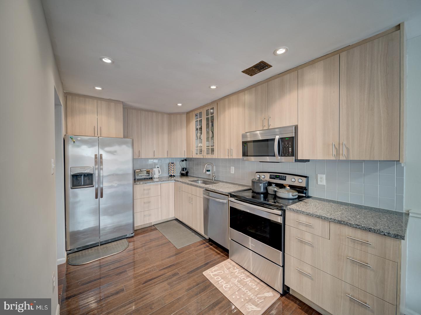 5674 OAK TANAGER CT, BURKE, Virginia 22015, 3 Bedrooms Bedrooms, ,1 BathroomBathrooms,Residential,For sale,5674 OAK TANAGER CT,VAFX2257692 MLS # VAFX2257692 5674 OAK TANAGER CT, BURKE, Virginia 22015, 3 Bedrooms Bedrooms, ,1 BathroomBathrooms,Residential,For sale,5674 OAK TANAGER CT,VAFX2257692 MLS # VAFX2257692