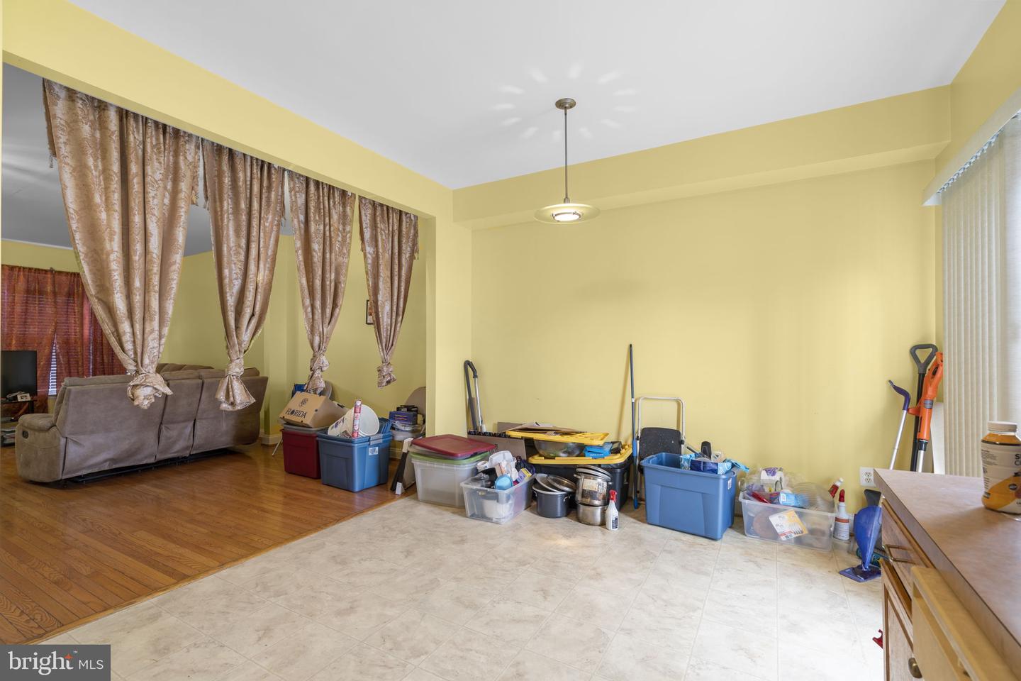 2612 CREEK MOOR CT, WOODBRIDGE, Virginia 22191, 3 Bedrooms Bedrooms, ,3 BathroomsBathrooms,Residential,For sale,2612 CREEK MOOR CT,VAPW2105574 MLS # VAPW2105574