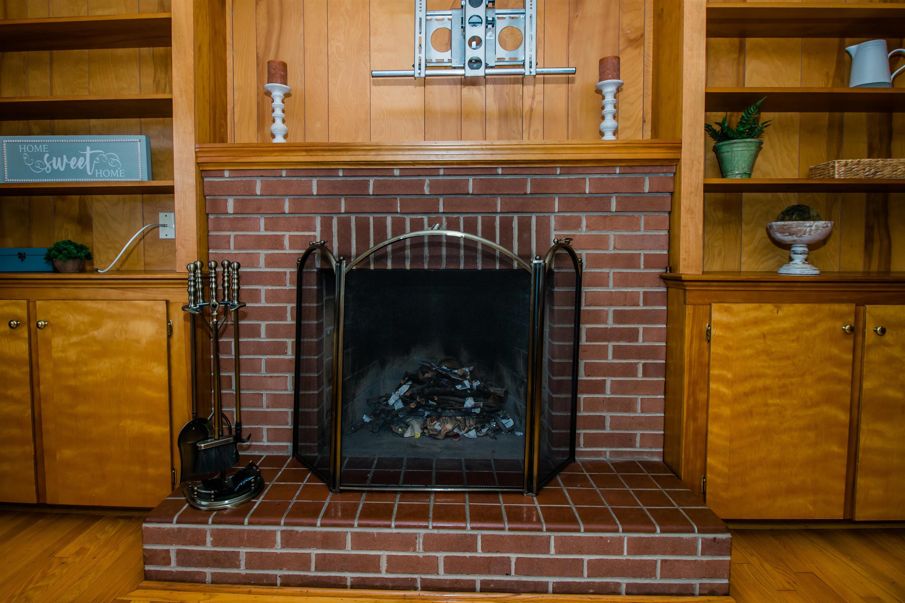 355 WESTVIEW ST, DAYTON, Virginia 22821, 3 Bedrooms Bedrooms, ,1 BathroomBathrooms,Residential,Solid built Brick Ranch,355 WESTVIEW ST,671493 MLS # 671493