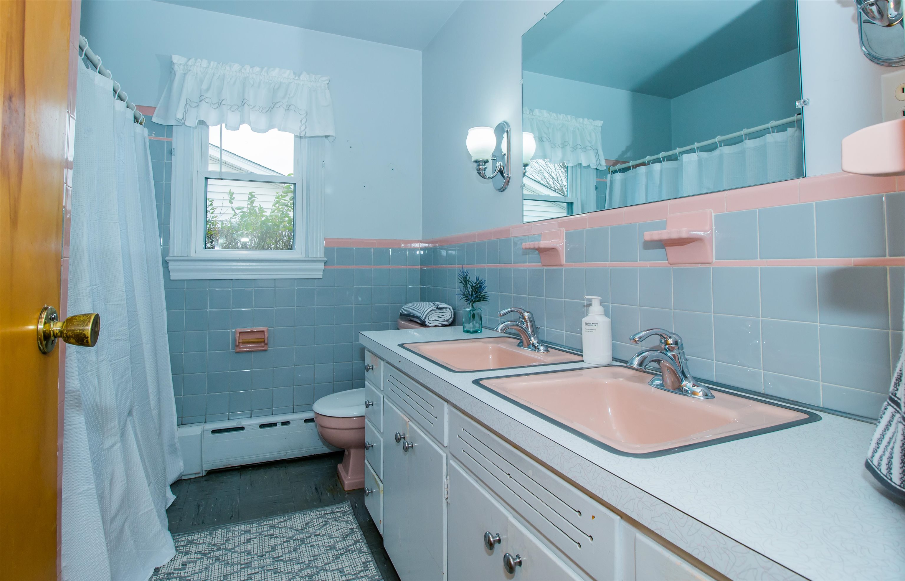 355 WESTVIEW ST, DAYTON, Virginia 22821, 3 Bedrooms Bedrooms, ,1 BathroomBathrooms,Residential,Solid built Brick Ranch,355 WESTVIEW ST,671493 MLS # 671493