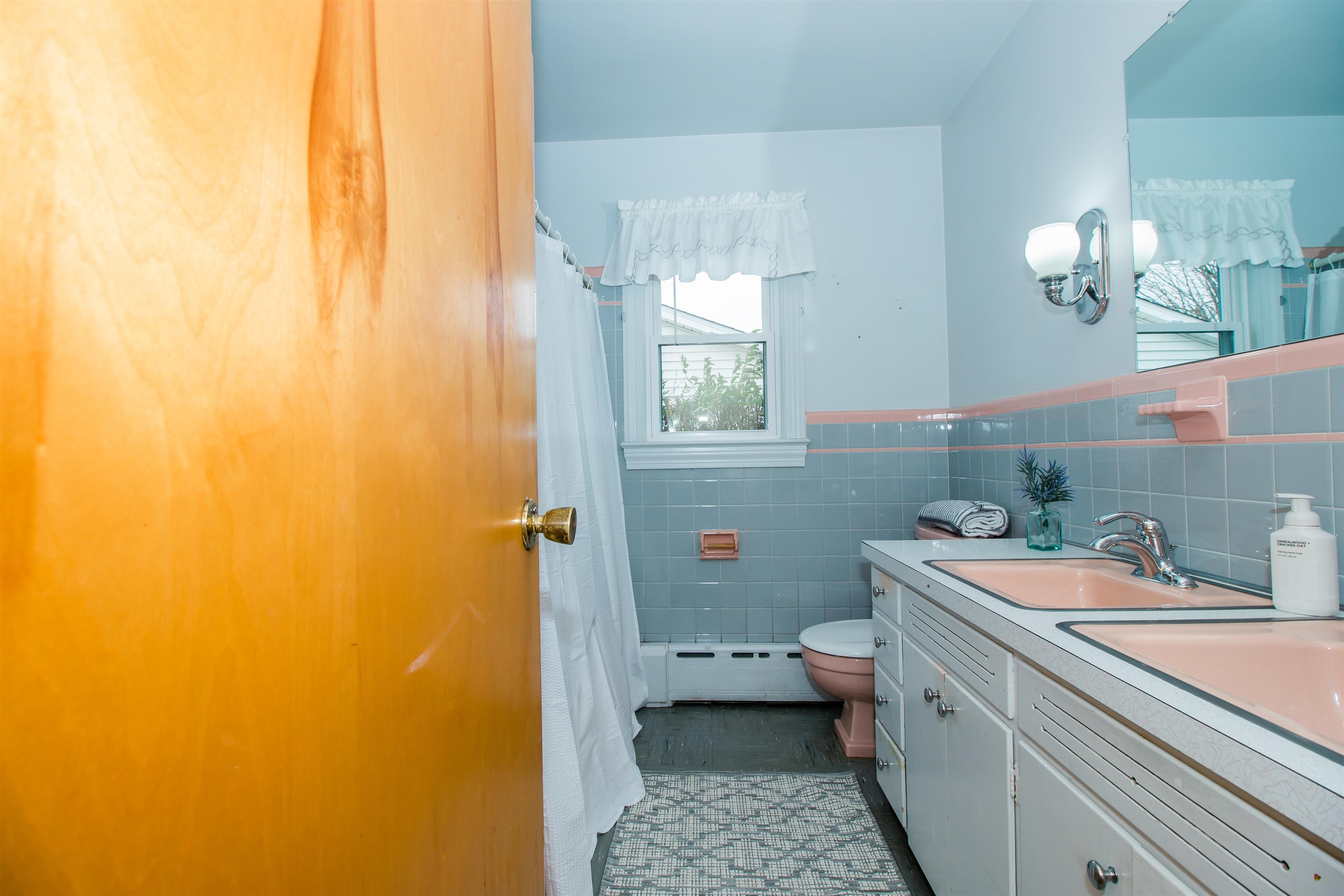 355 WESTVIEW ST, DAYTON, Virginia 22821, 3 Bedrooms Bedrooms, ,1 BathroomBathrooms,Residential,Solid built Brick Ranch,355 WESTVIEW ST,671493 MLS # 671493