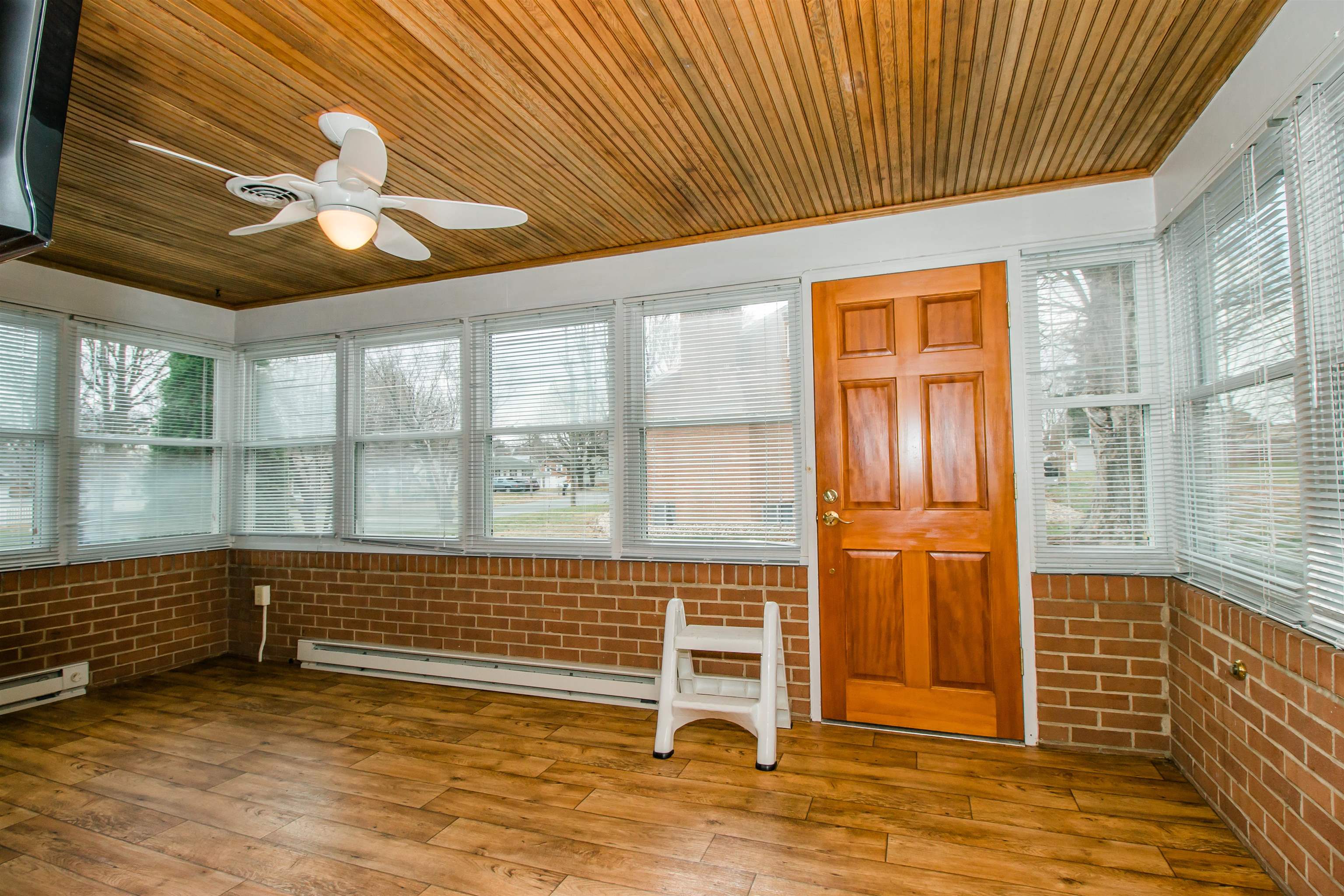 355 WESTVIEW ST, DAYTON, Virginia 22821, 3 Bedrooms Bedrooms, ,1 BathroomBathrooms,Residential,Solid built Brick Ranch,355 WESTVIEW ST,671493 MLS # 671493