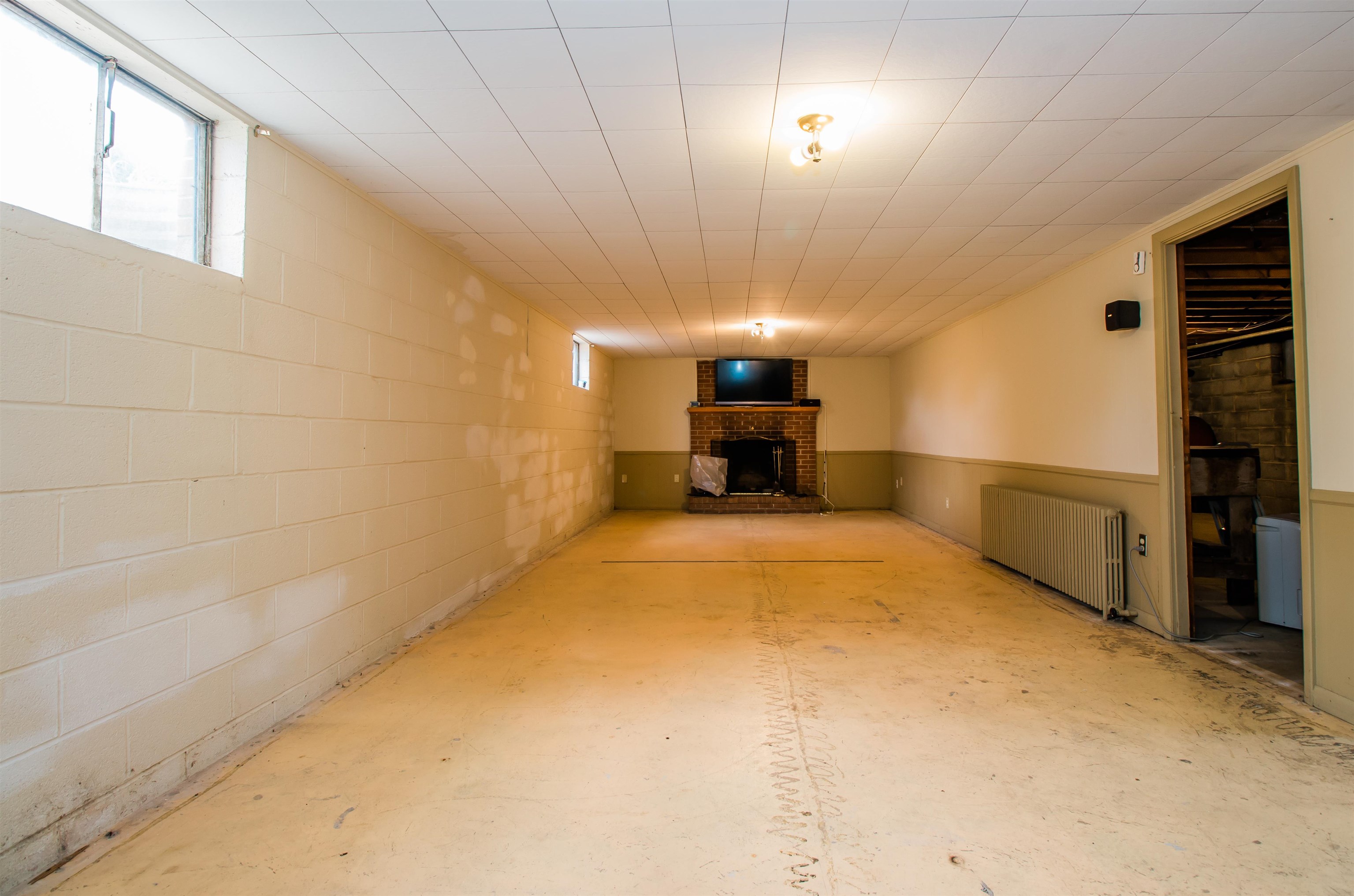 355 WESTVIEW ST, DAYTON, Virginia 22821, 3 Bedrooms Bedrooms, ,1 BathroomBathrooms,Residential,Solid built Brick Ranch,355 WESTVIEW ST,671493 MLS # 671493