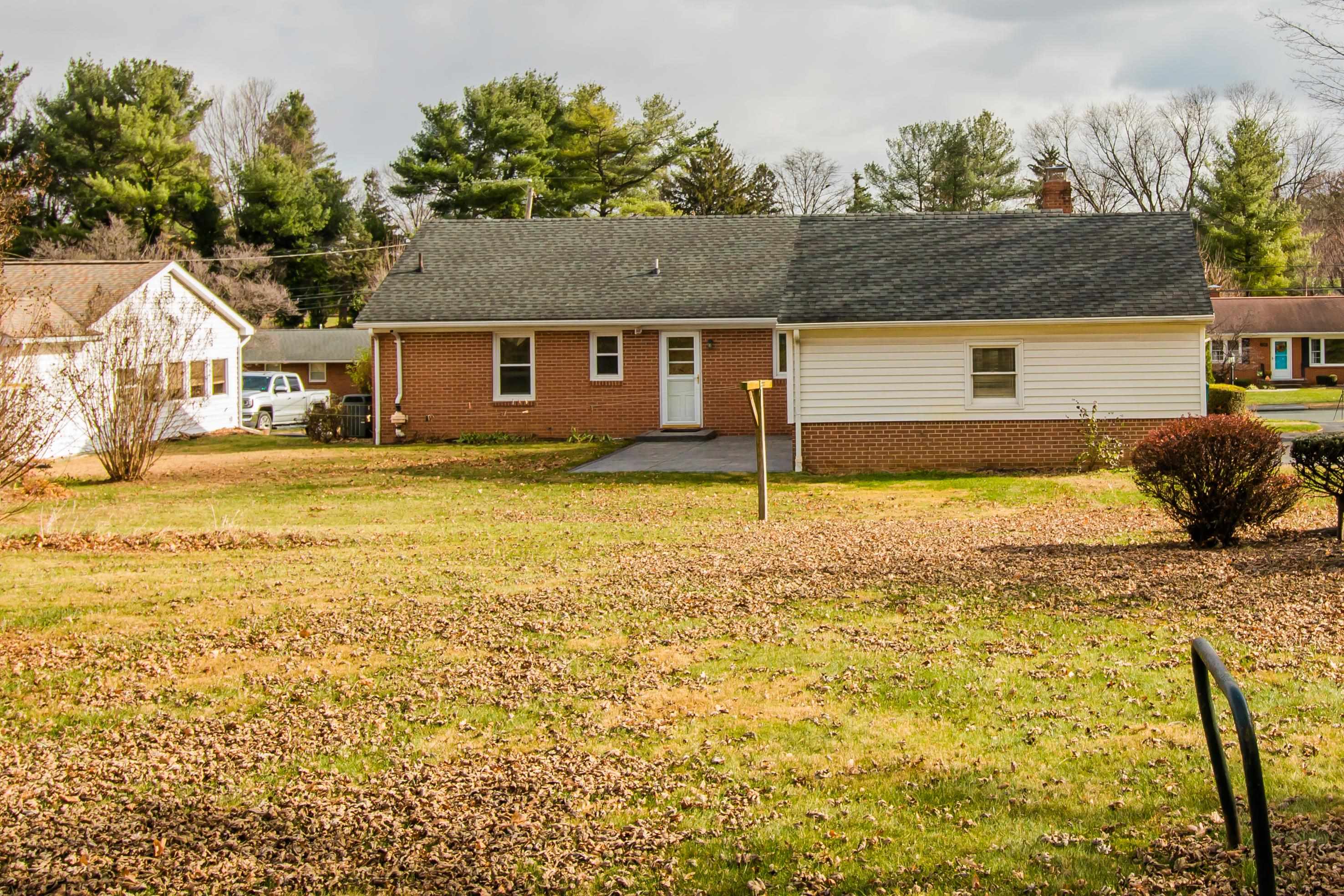 355 WESTVIEW ST, DAYTON, Virginia 22821, 3 Bedrooms Bedrooms, ,1 BathroomBathrooms,Residential,Solid built Brick Ranch,355 WESTVIEW ST,671493 MLS # 671493