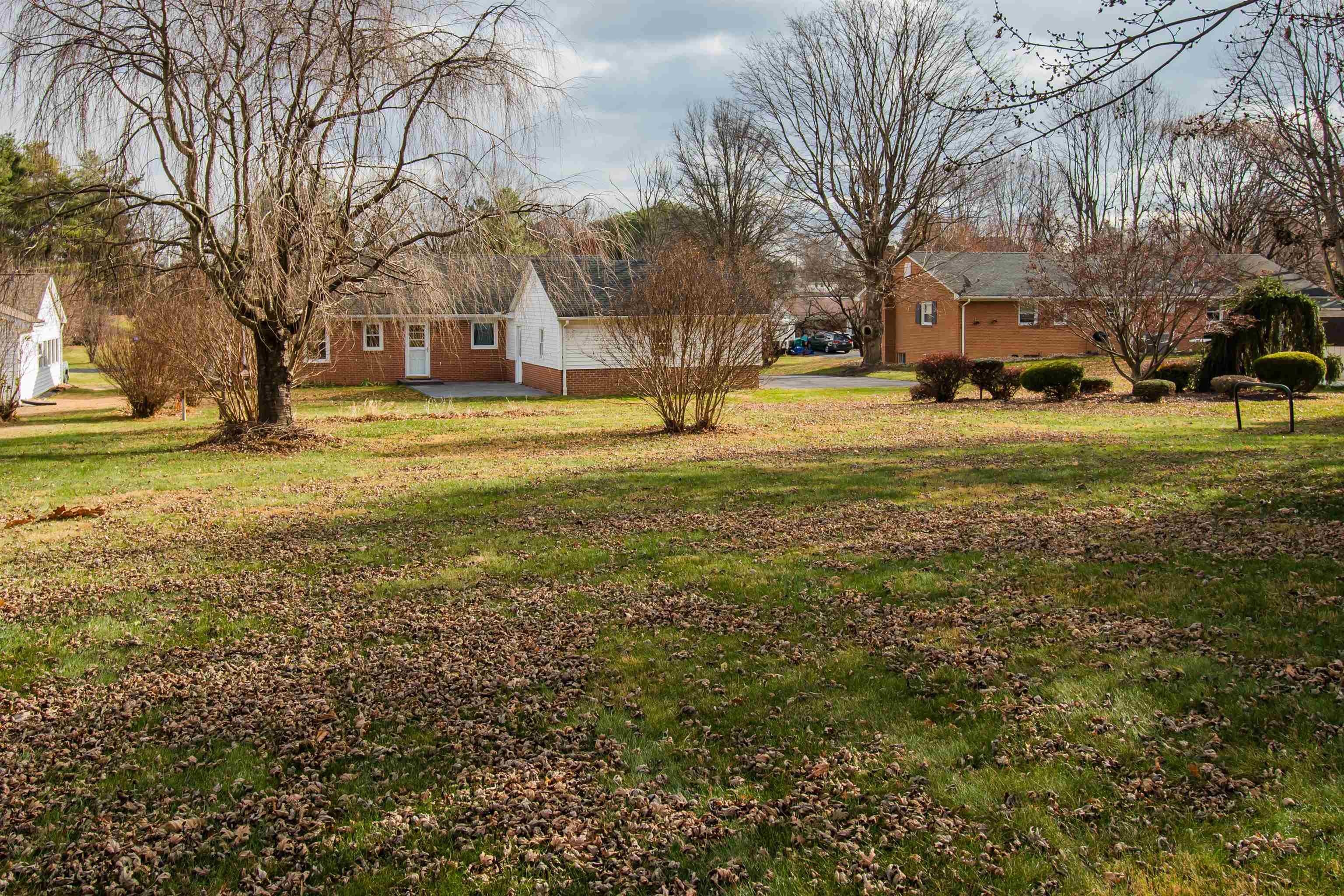 355 WESTVIEW ST, DAYTON, Virginia 22821, 3 Bedrooms Bedrooms, ,1 BathroomBathrooms,Residential,Solid built Brick Ranch,355 WESTVIEW ST,671493 MLS # 671493