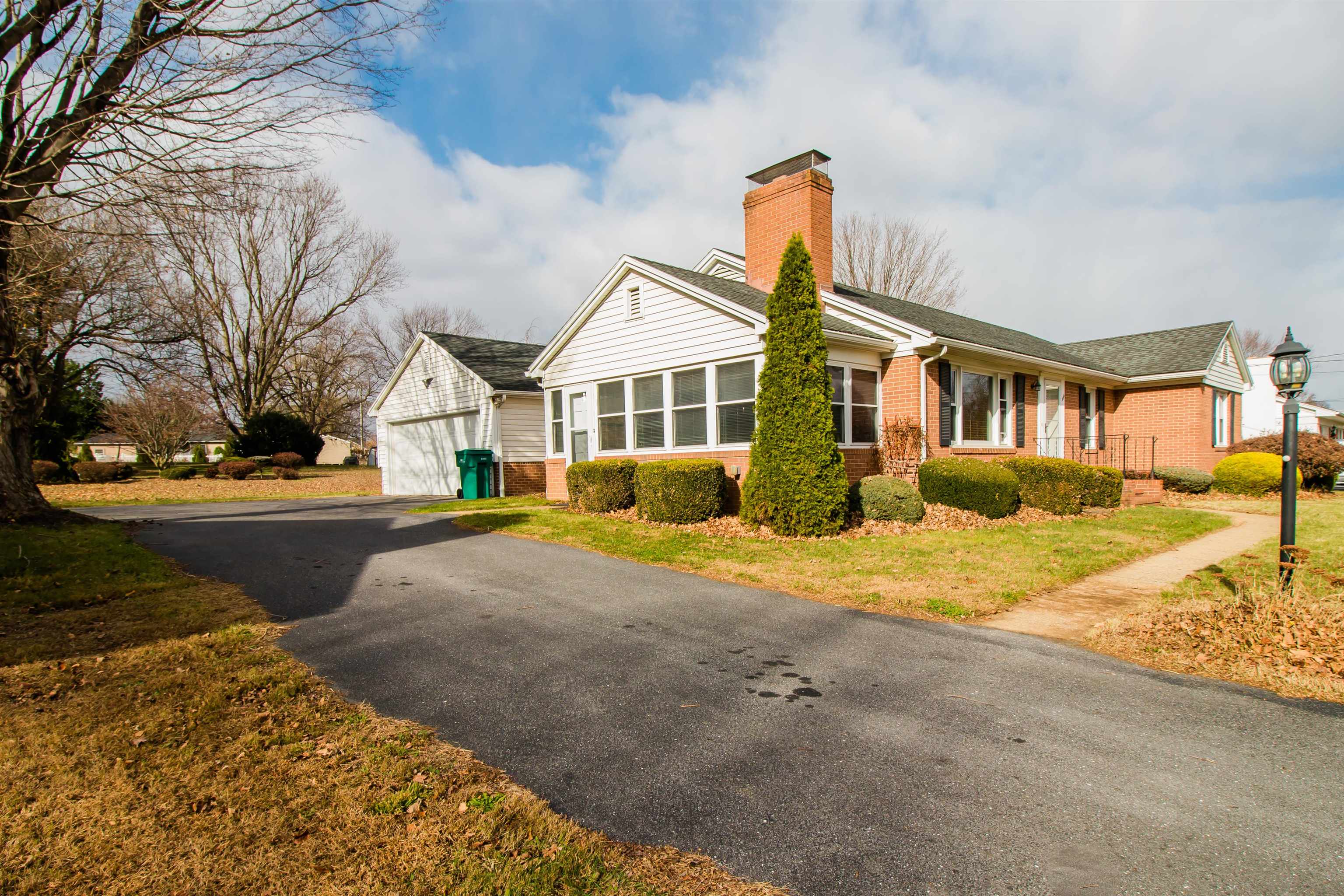 355 WESTVIEW ST, DAYTON, Virginia 22821, 3 Bedrooms Bedrooms, ,1 BathroomBathrooms,Residential,Solid built Brick Ranch,355 WESTVIEW ST,671493 MLS # 671493