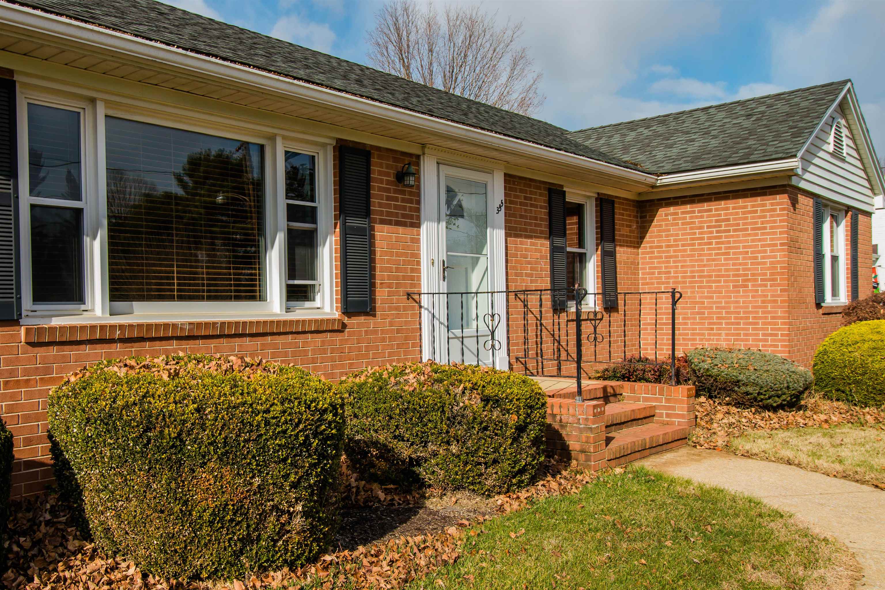 355 WESTVIEW ST, DAYTON, Virginia 22821, 3 Bedrooms Bedrooms, ,1 BathroomBathrooms,Residential,Solid built Brick Ranch,355 WESTVIEW ST,671493 MLS # 671493