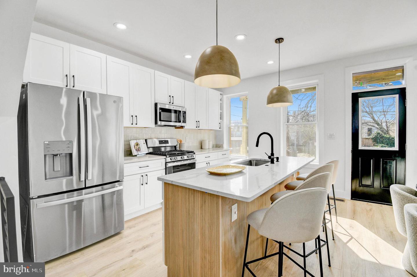 517 FLORIDA AVE NE, WASHINGTON, District Of Columbia 20002, 4 Bedrooms Bedrooms, ,3 BathroomsBathrooms,Residential,For sale,517 FLORIDA AVE NE,DCDC2233006 MLS # DCDC2233006