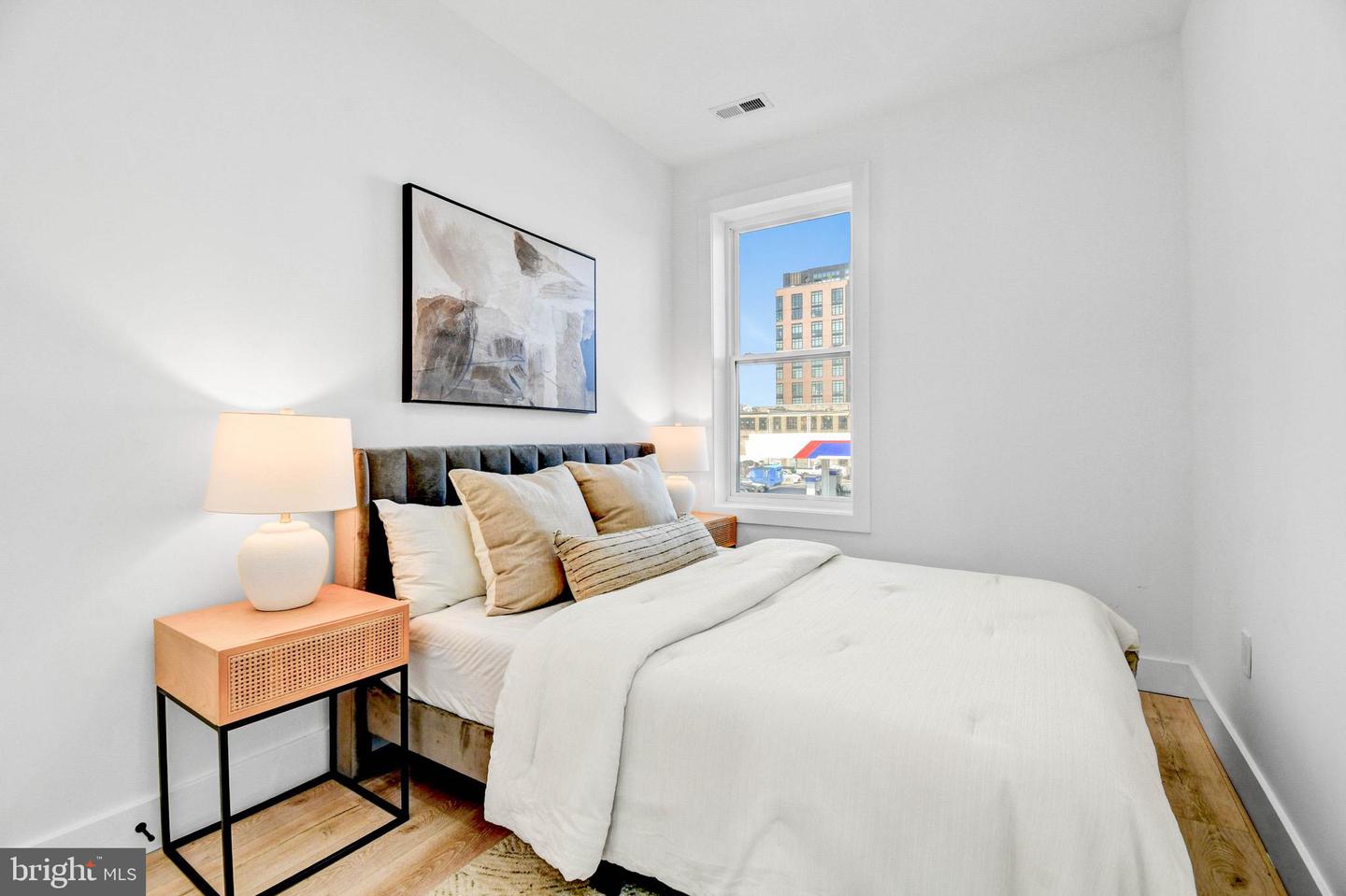 517 FLORIDA AVE NE, WASHINGTON, District Of Columbia 20002, 4 Bedrooms Bedrooms, ,3 BathroomsBathrooms,Residential,For sale,517 FLORIDA AVE NE,DCDC2233006 MLS # DCDC2233006