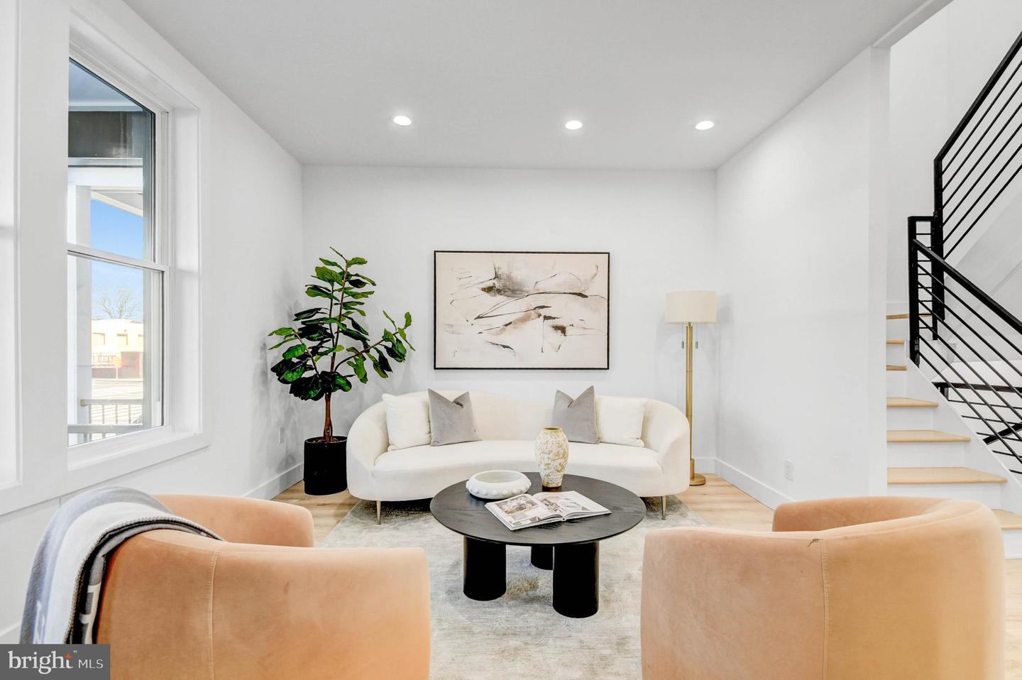 517 FLORIDA AVE NE, WASHINGTON, District Of Columbia 20002, 4 Bedrooms Bedrooms, ,3 BathroomsBathrooms,Residential,For sale,517 FLORIDA AVE NE,DCDC2233006 MLS # DCDC2233006