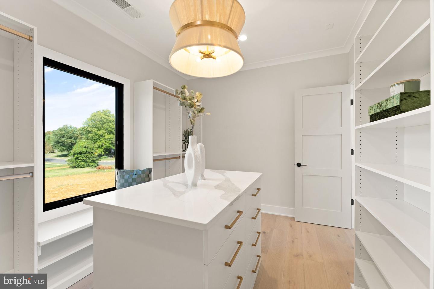 1710 DALEWOOD PLACE, MCLEAN, Virginia 22101, 6 Bedrooms Bedrooms, ,6 BathroomsBathrooms,Residential,For sale,1710 DALEWOOD PLACE,VAFX2160808 MLS # VAFX2160808 1710 DALEWOOD PLACE, MCLEAN, Virginia 22101, 6 Bedrooms Bedrooms, ,6 BathroomsBathrooms,Residential,For sale,1710 DALEWOOD PLACE,VAFX2160808 MLS # VAFX2160808