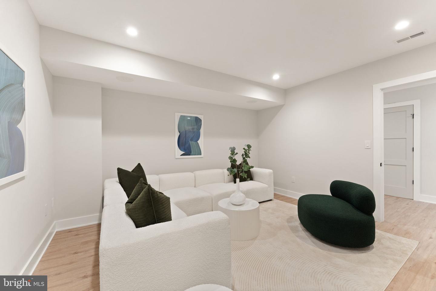 1710 DALEWOOD PLACE, MCLEAN, Virginia 22101, 6 Bedrooms Bedrooms, ,6 BathroomsBathrooms,Residential,For sale,1710 DALEWOOD PLACE,VAFX2160808 MLS # VAFX2160808 1710 DALEWOOD PLACE, MCLEAN, Virginia 22101, 6 Bedrooms Bedrooms, ,6 BathroomsBathrooms,Residential,For sale,1710 DALEWOOD PLACE,VAFX2160808 MLS # VAFX2160808