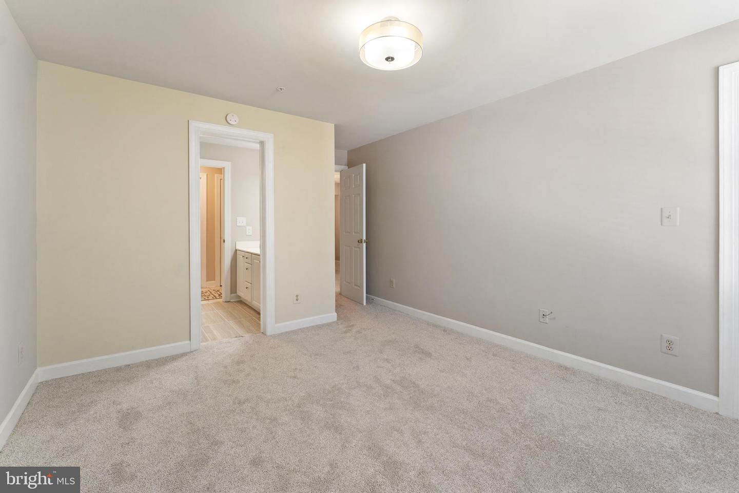 12253 FAIRFIELD HOUSE DR #405, FAIRFAX, Virginia 22033, 2 Bedrooms Bedrooms, ,2 BathroomsBathrooms,Residential,For sale,12253 FAIRFIELD HOUSE DR #405,VAFX2256908 MLS # VAFX2256908 12253 FAIRFIELD HOUSE DR #405, FAIRFAX, Virginia 22033, 2 Bedrooms Bedrooms, ,2 BathroomsBathrooms,Residential,For sale,12253 FAIRFIELD HOUSE DR #405,VAFX2256908 MLS # VAFX2256908